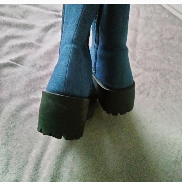 Elegant Blue Heeled Boots - Picture 8 of 10